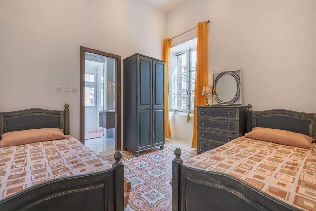 Spacious 4-Bedrooms Townhouse In Tas-Sliema Exterior foto